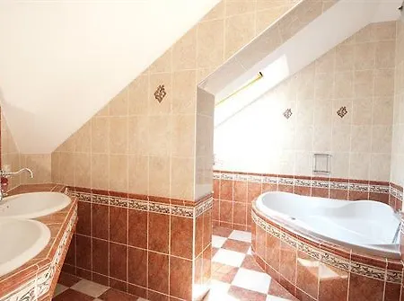 Bohemia 3*