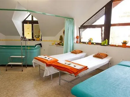 Bohemia 3*